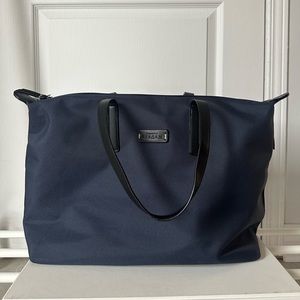 Nylon tote